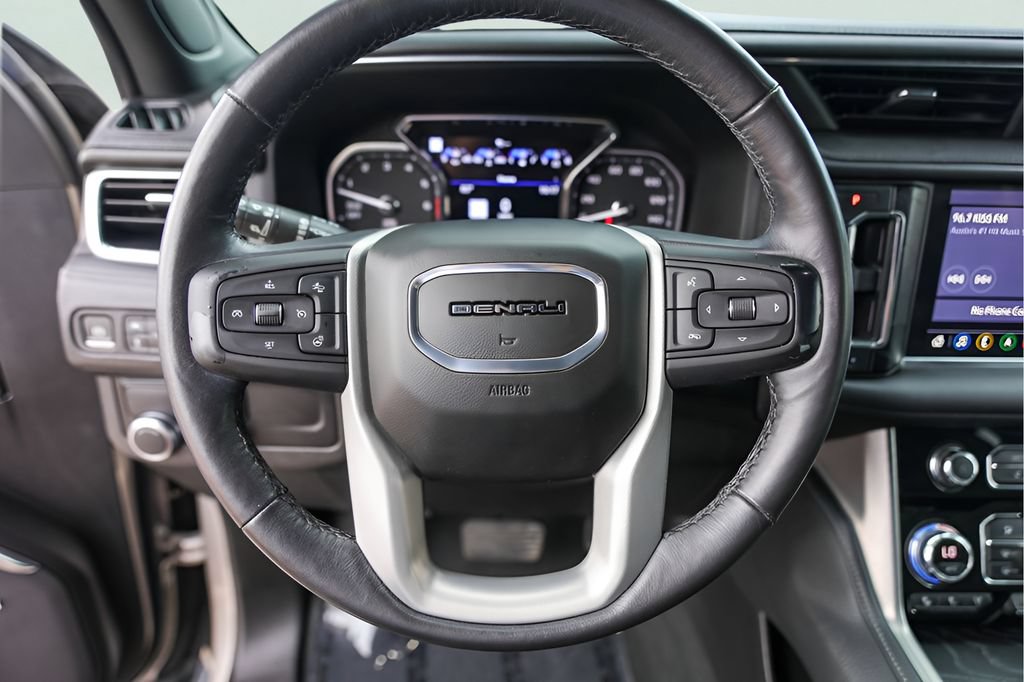 Used 2021 GMC Yukon Denali w/ Advanced Technology Package RWD image 15