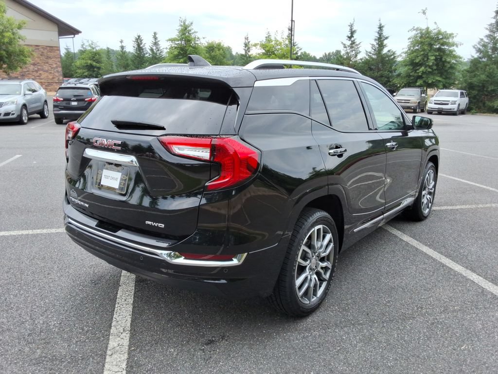 Certified 2024 GMC Terrain Denali w/ Denali Premium Package AWD/4WD image 5