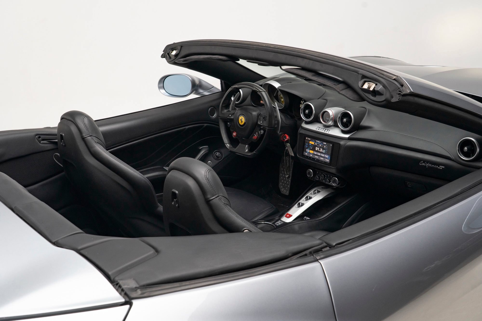Used 2016 Ferrari California T RWD image 49