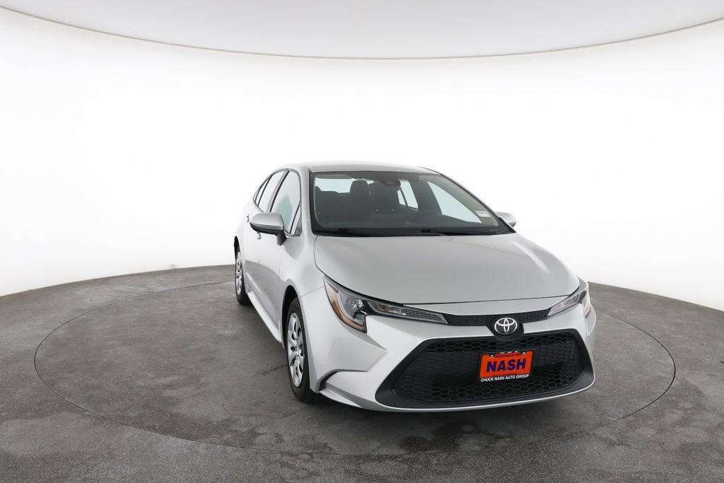 Used 2022 Toyota Corolla LE FWD image 3