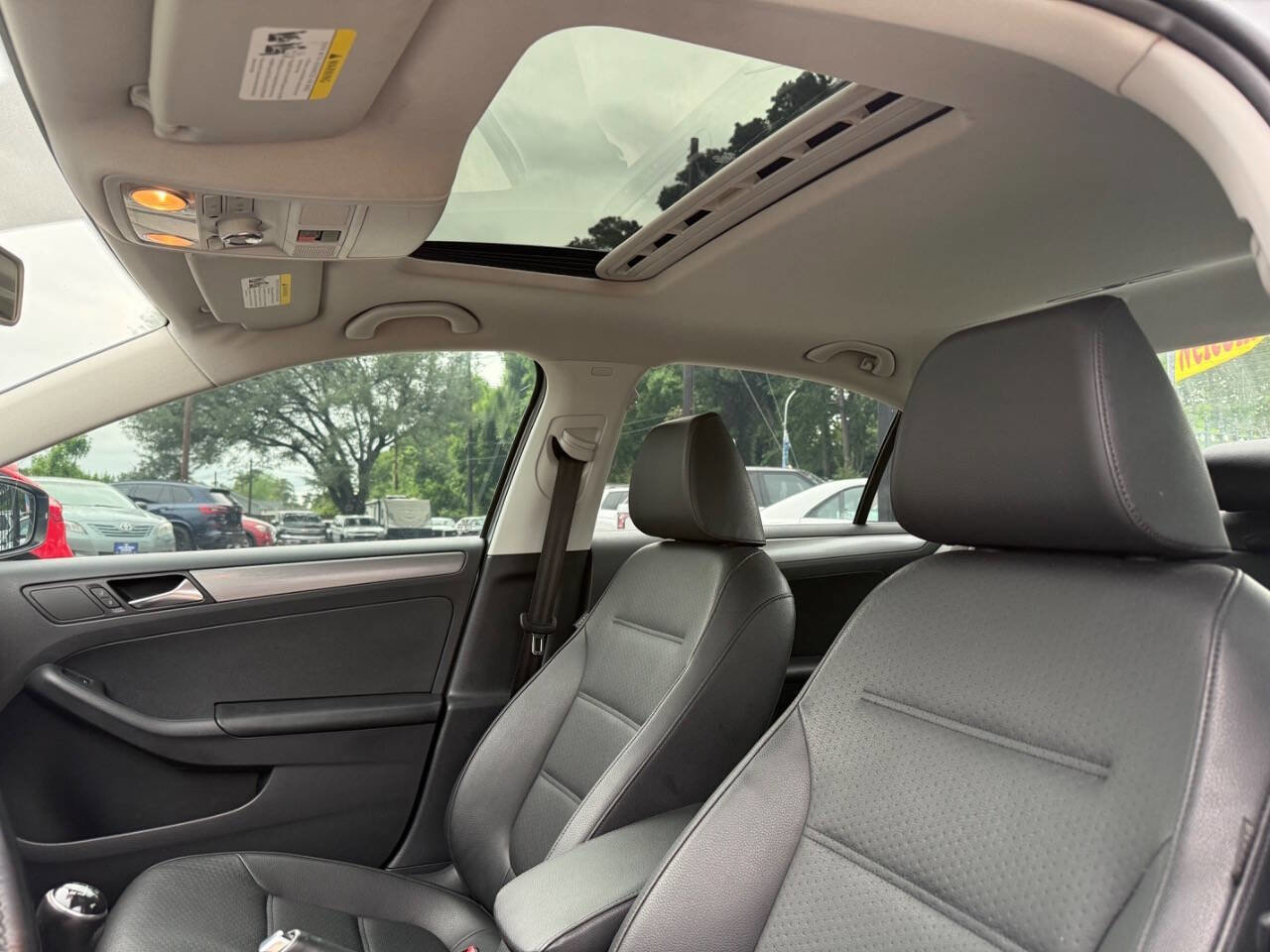 Used 2015 Volkswagen Jetta TDI SE image 28
