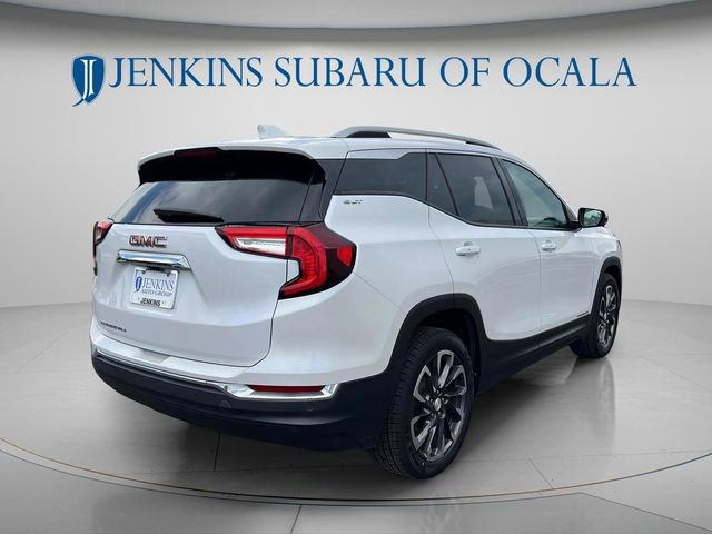 Used 2022 GMC Terrain SLT w/ Infotainment Package II FWD image 3