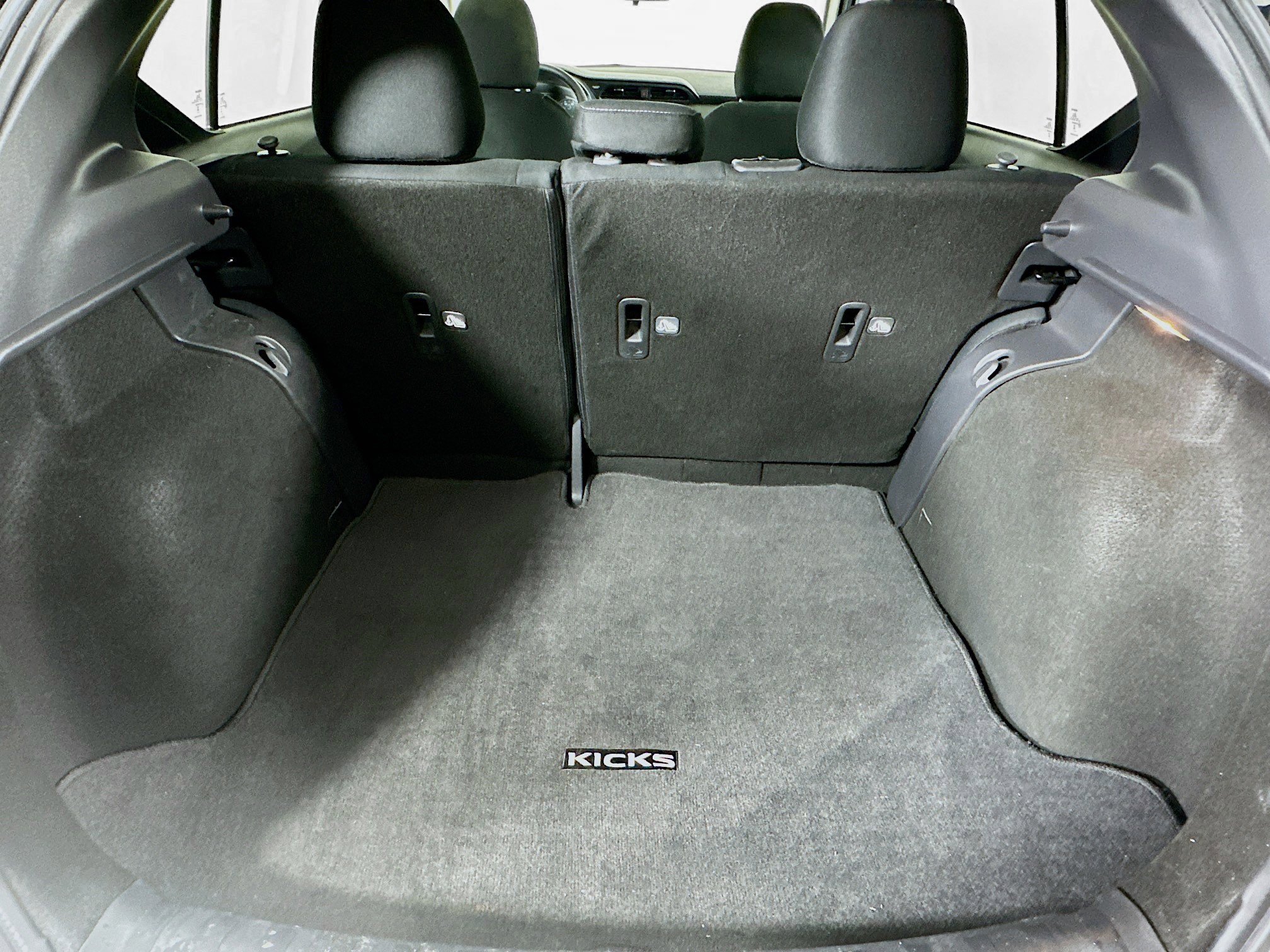 Used 2024 Nissan Kicks SV image 27