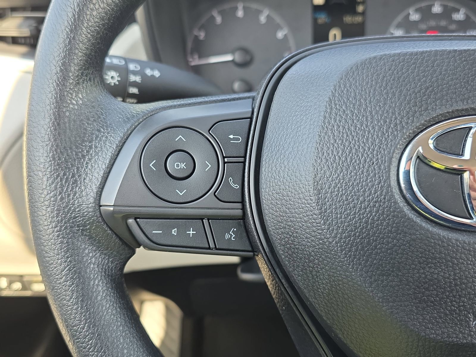 Used 2024 Toyota Corolla Cross L FWD image 16