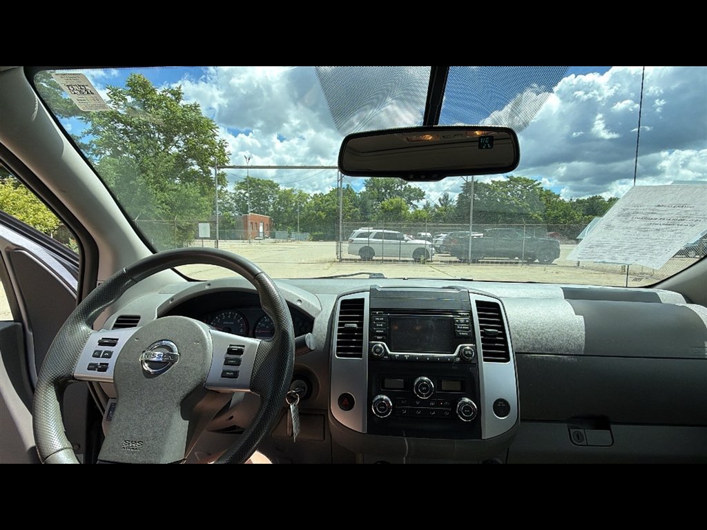 Used 2018 Nissan Frontier SV AWD/4WD image 10