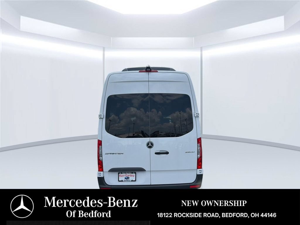 Used 2025 Mercedes-Benz Sprinter 2500 image 5
