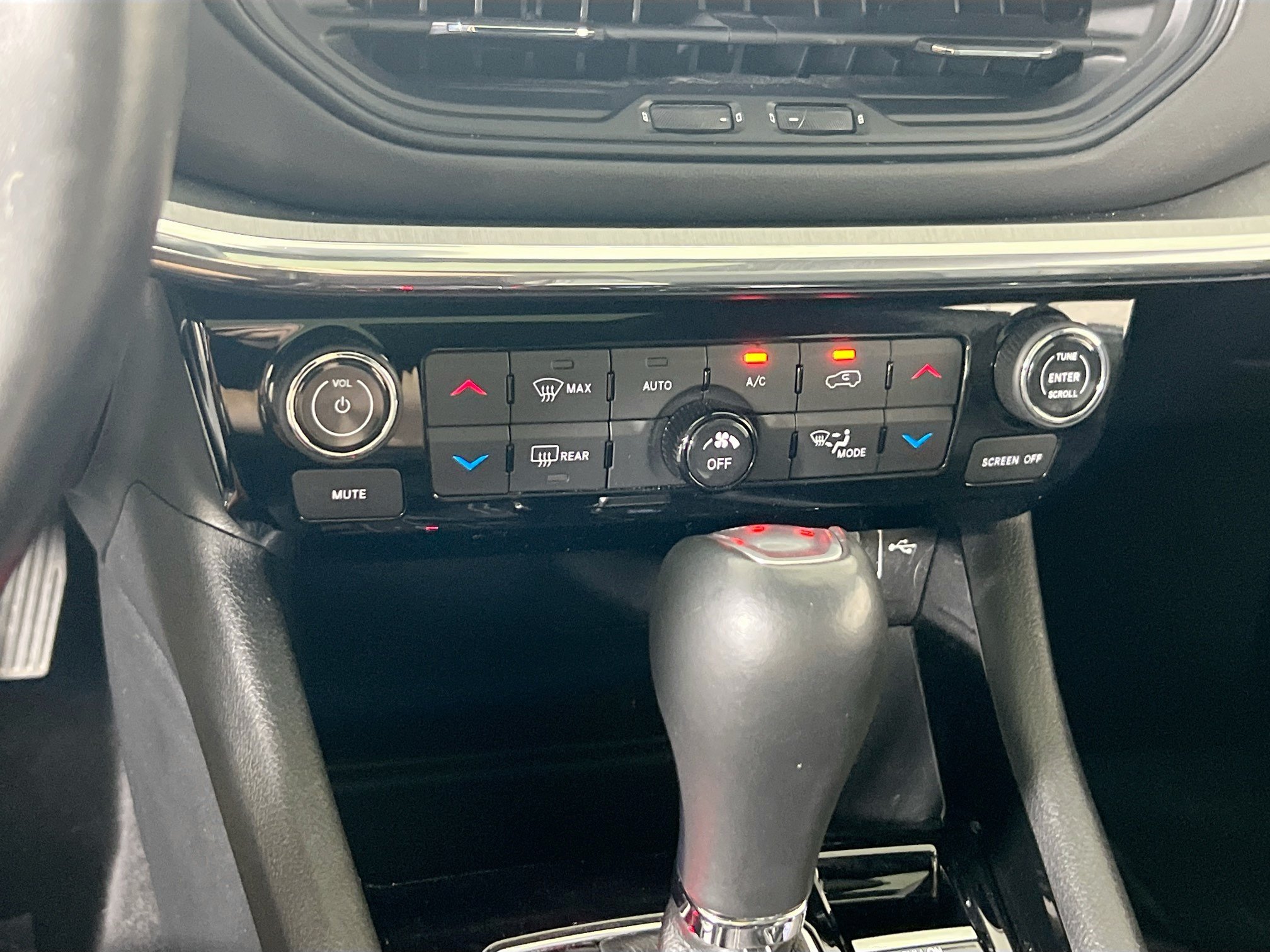 Used 2022 Jeep Compass High Altitude AWD/4WD image 16