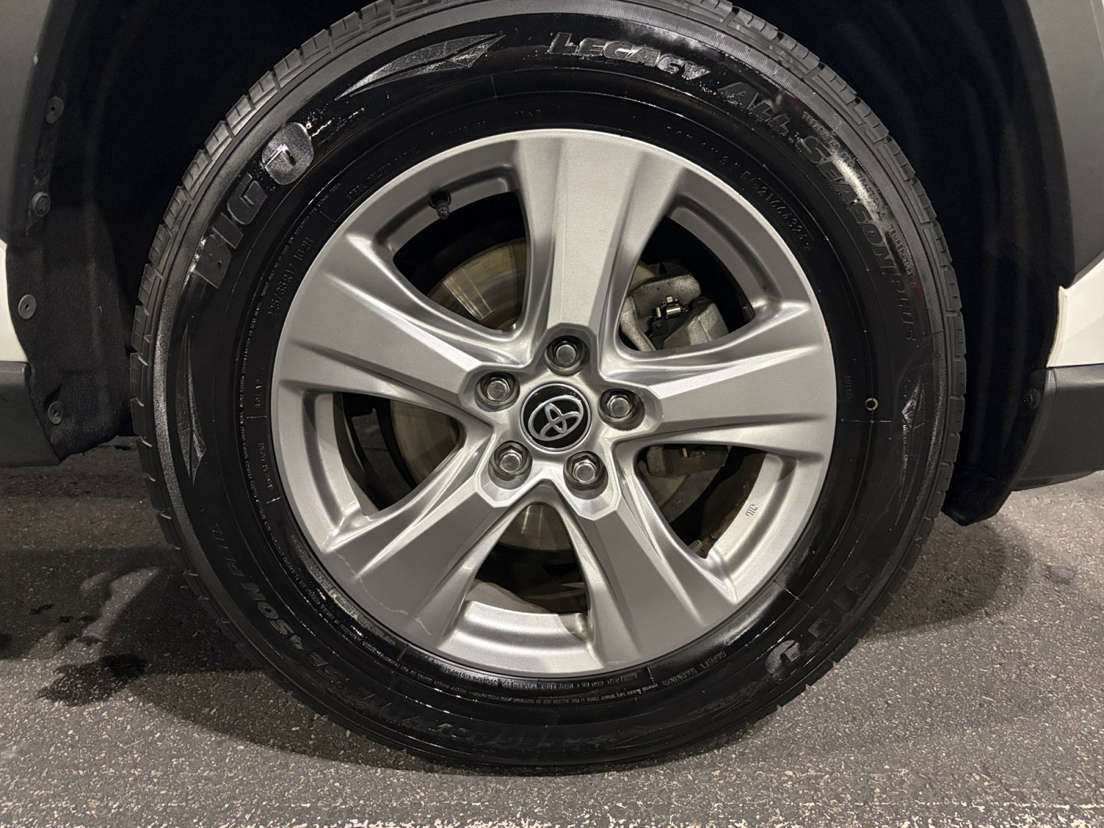 Used 2022 Toyota RAV4 XLE AWD/4WD image 30