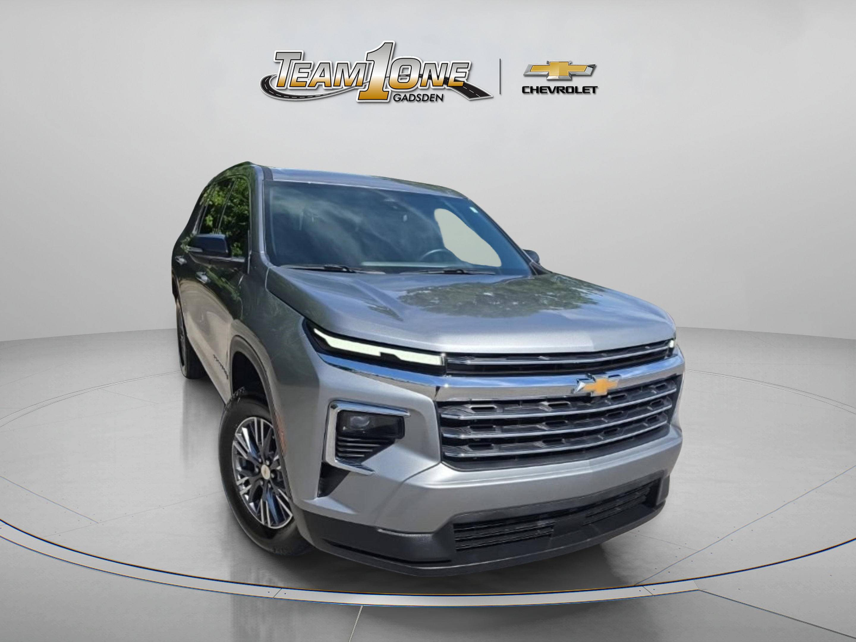 Used 2025 Chevrolet Traverse LT w/ LPO, Floor Liner Package FWD image 1