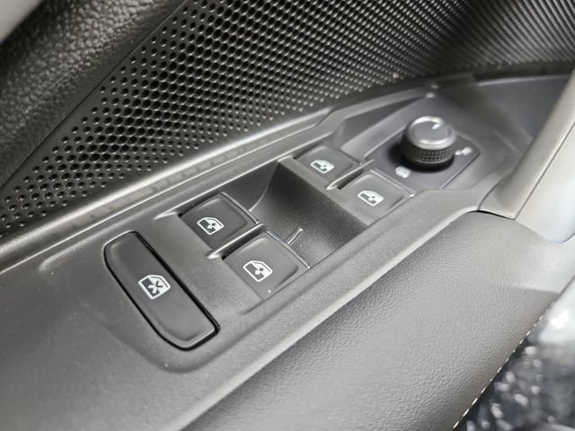 New 2026 Volkswagen Tiguan SE AWD/4WD image 30