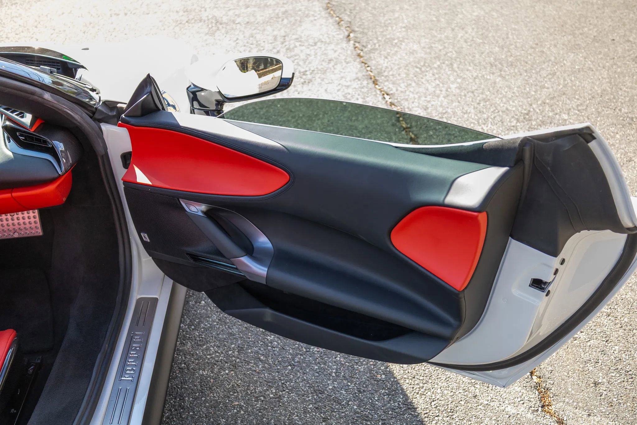 Used 2025 Ferrari SF90 Spider image 67