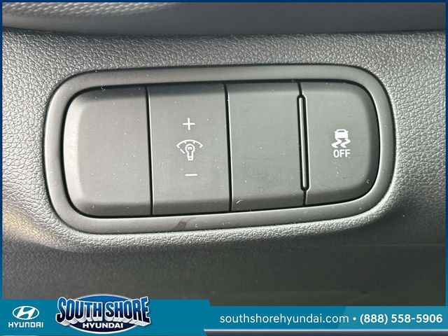 Certified 2025 Hyundai Venue SEL FWD image 21