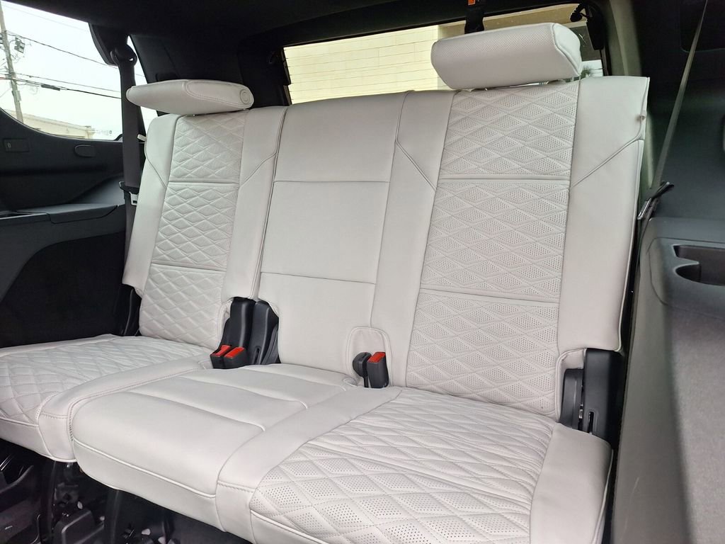 New 2026 Cadillac Escalade Platinum Luxury w/ LPO, Radiant Package image 11