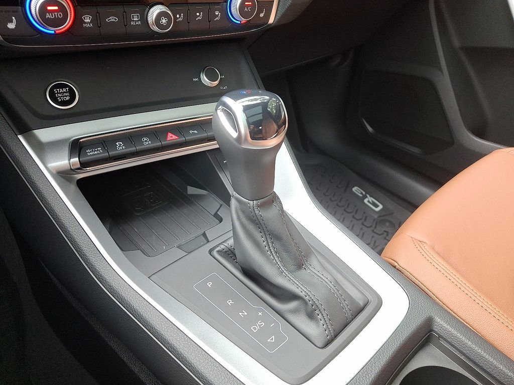 Certified 2025 Audi Q3 2.0T Premium w/ Convenience Package AWD/4WD image 7