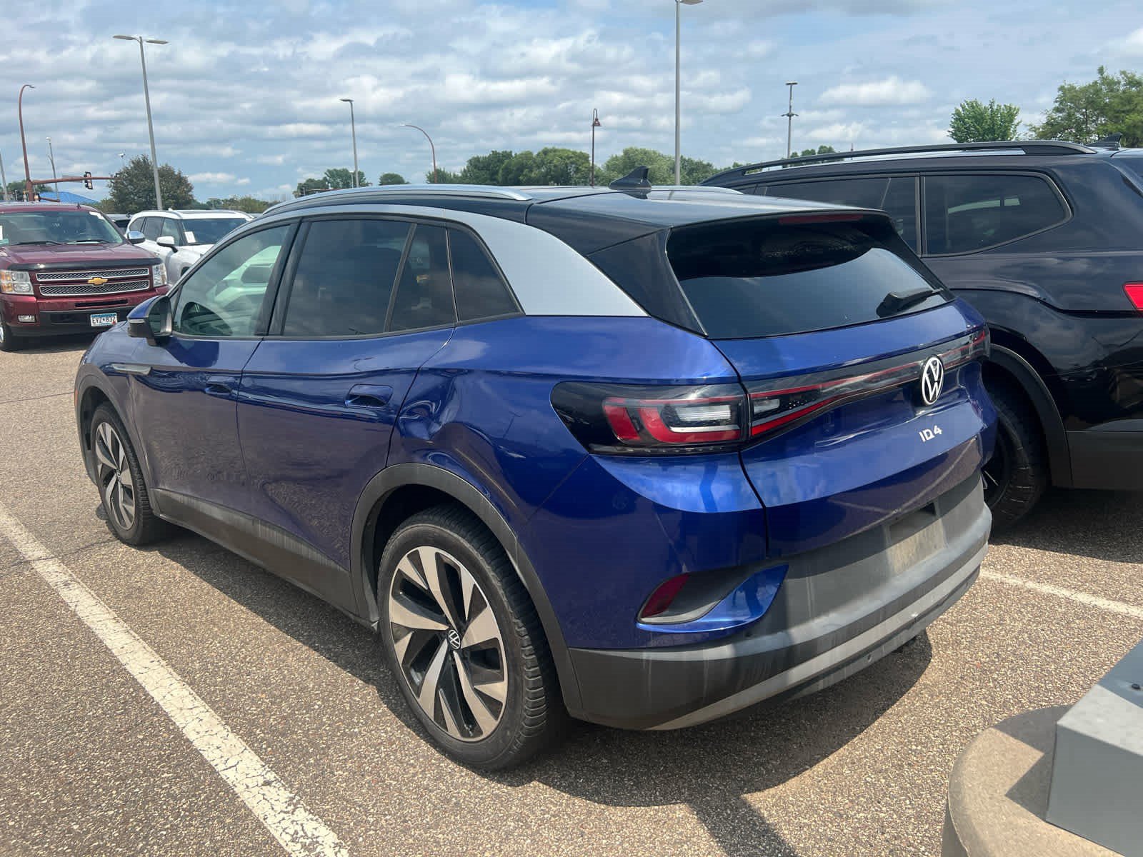 Used 2022 Volkswagen ID.4 Pro S w/ Gradient Package AWD/4WD image 4