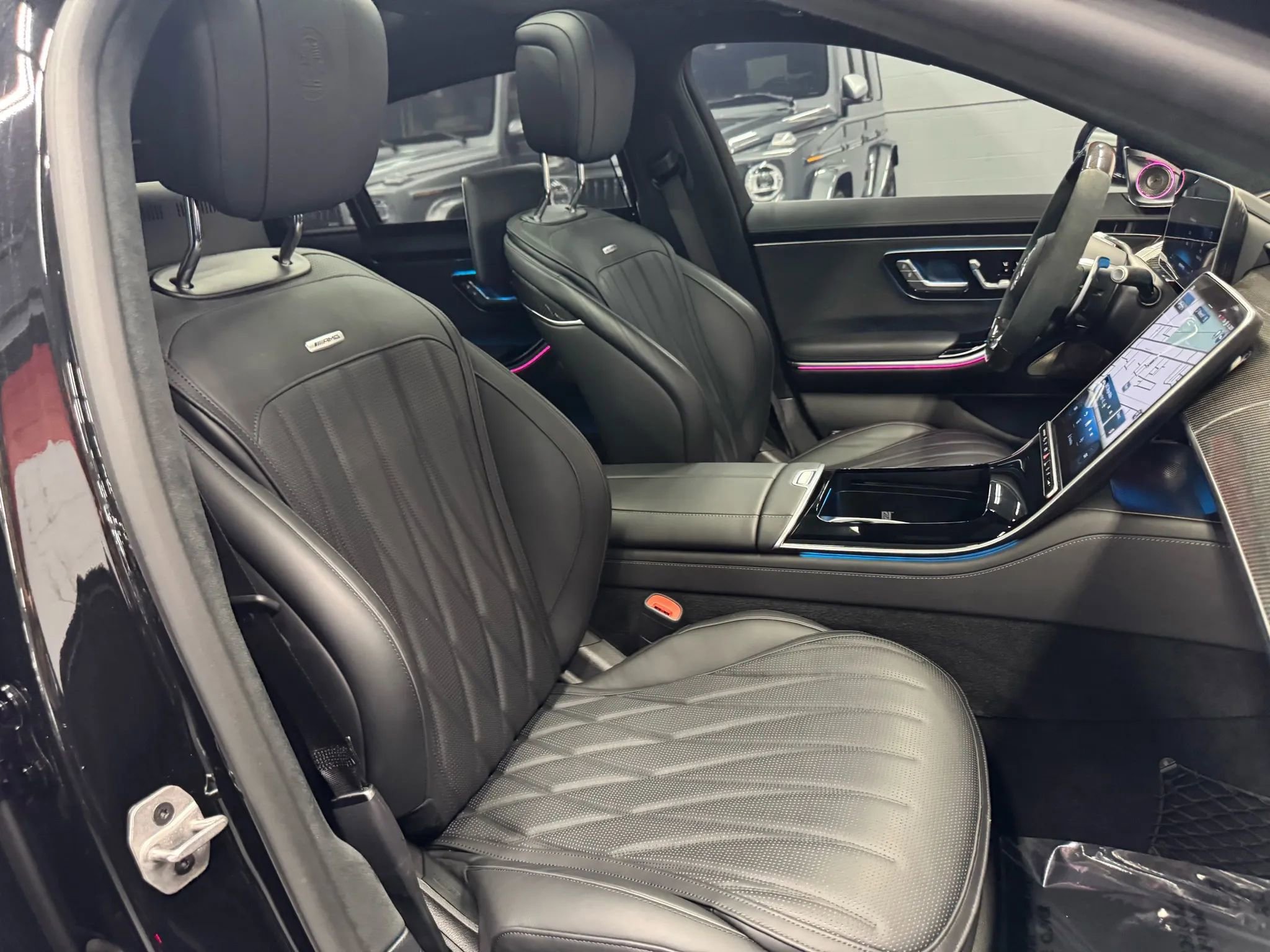 Used 2024 Mercedes-Benz S 63 AMG S w/ Carbon Fiber Exterior Package image 72