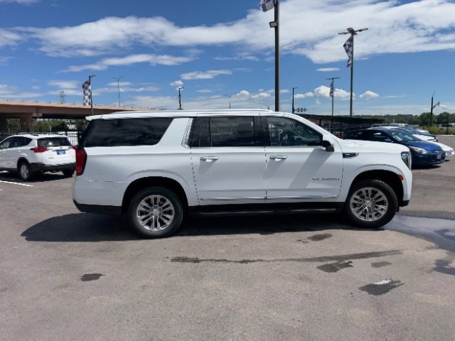 Used 2023 GMC Yukon XL SLT AWD/4WD image 38