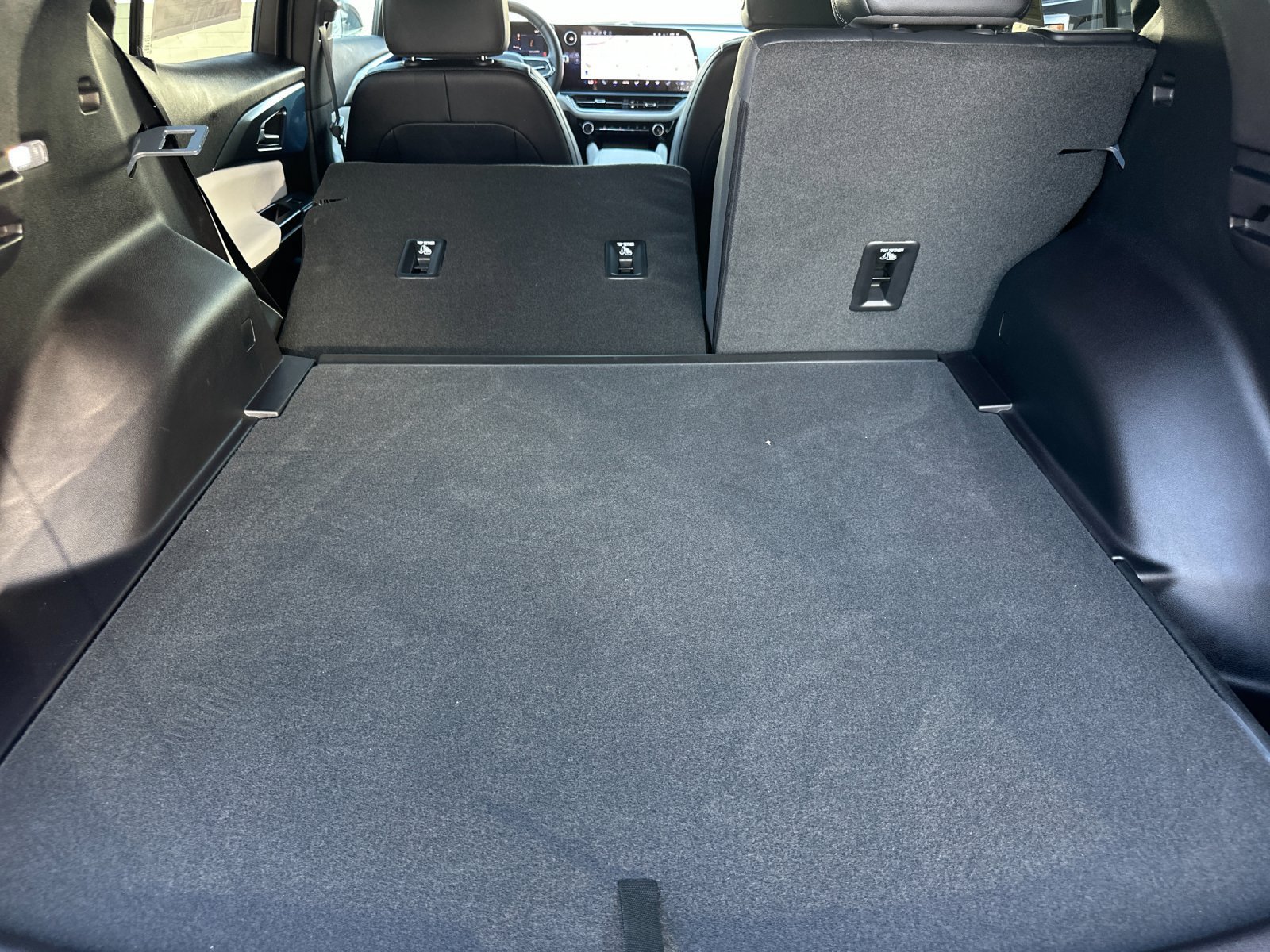 New 2026 Chevrolet Equinox EV LT FWD image 15