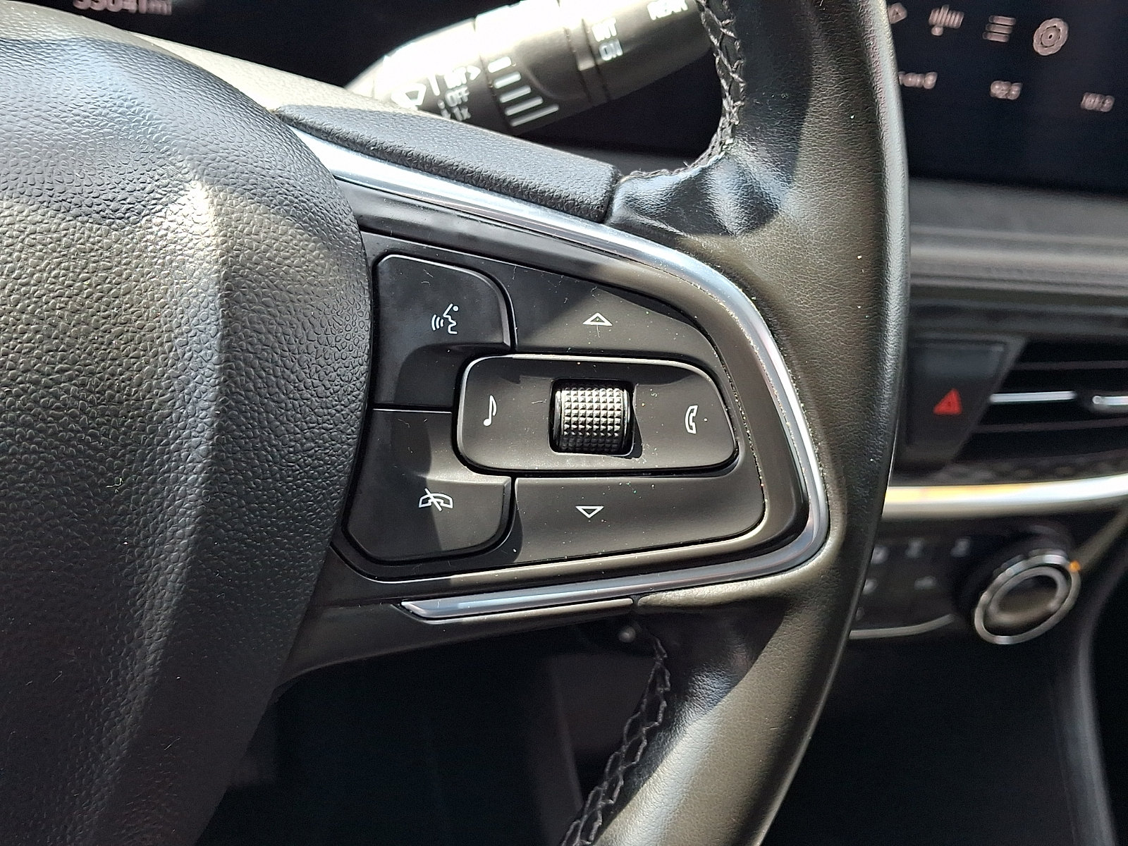 Used 2024 Buick Encore GX Sport Touring AWD/4WD image 23