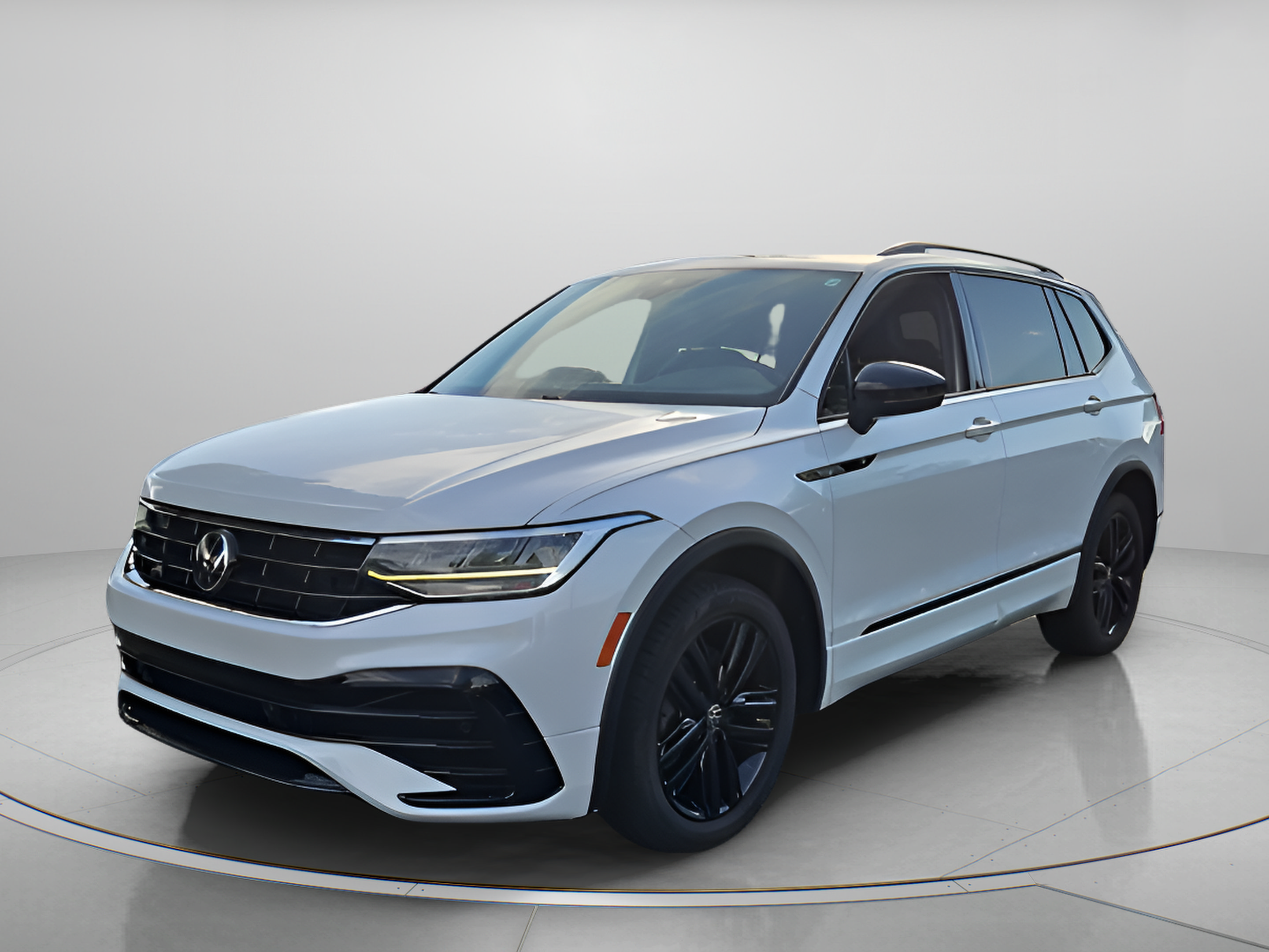 Certified 2022 Volkswagen Tiguan SE R-Line