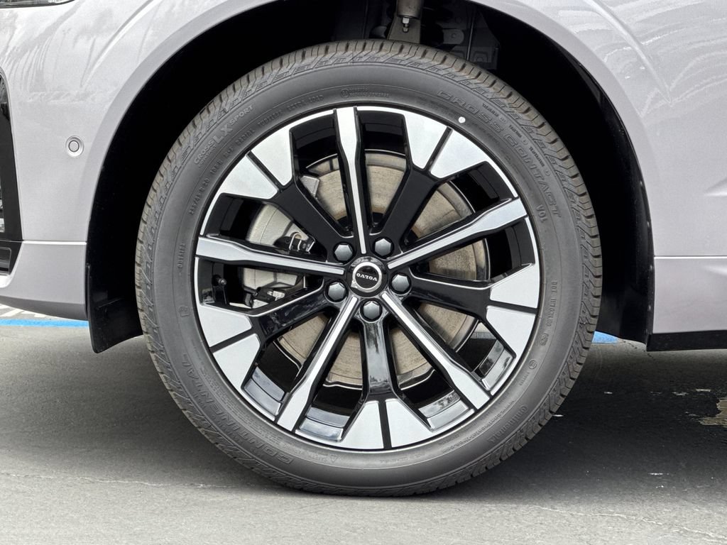 New 2026 Volvo XC60 T8 Plus w/ Climate Package PRO AWD/4WD image 25