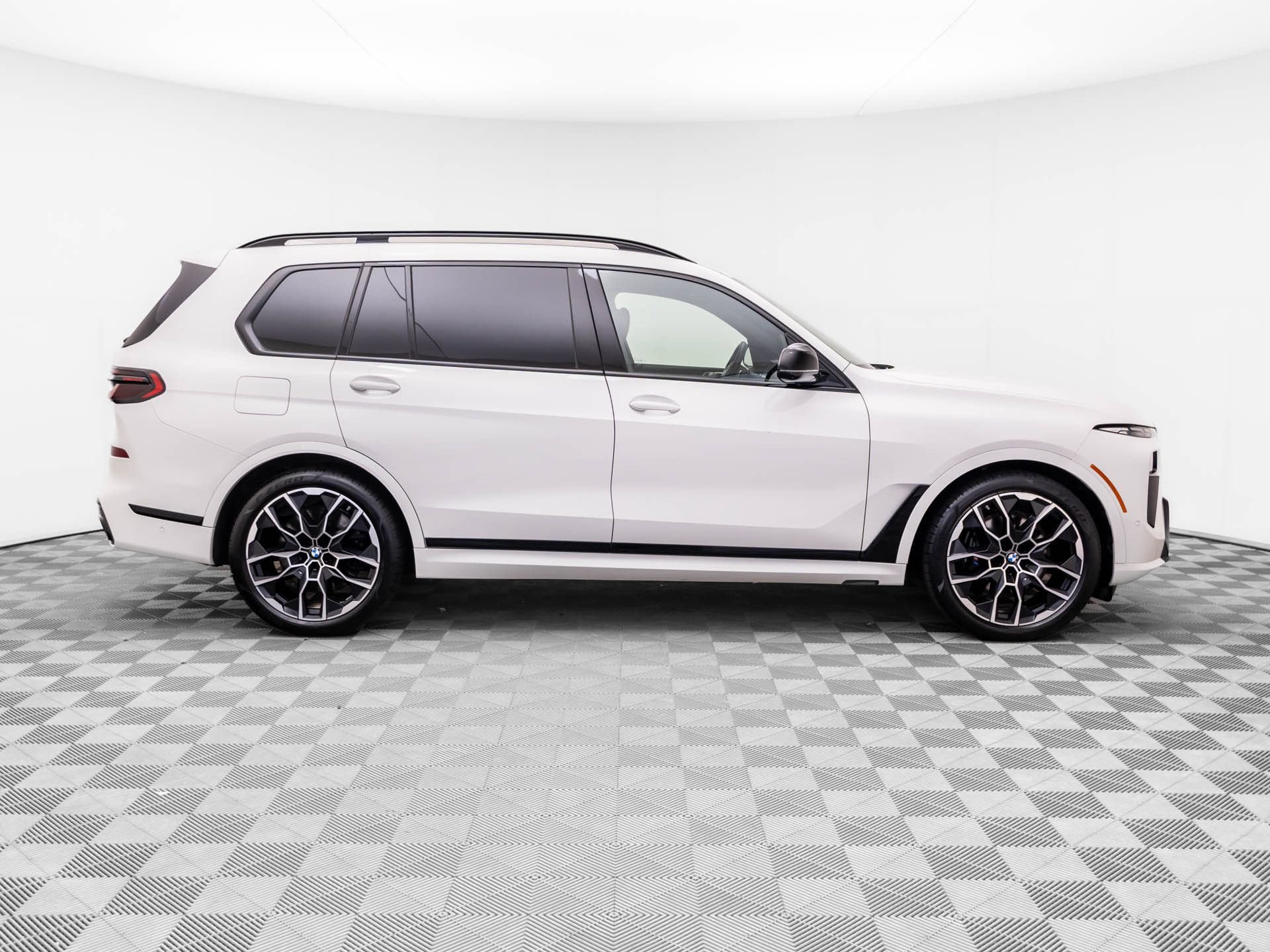Certified 2026 BMW X7 M60i AWD/4WD image 6