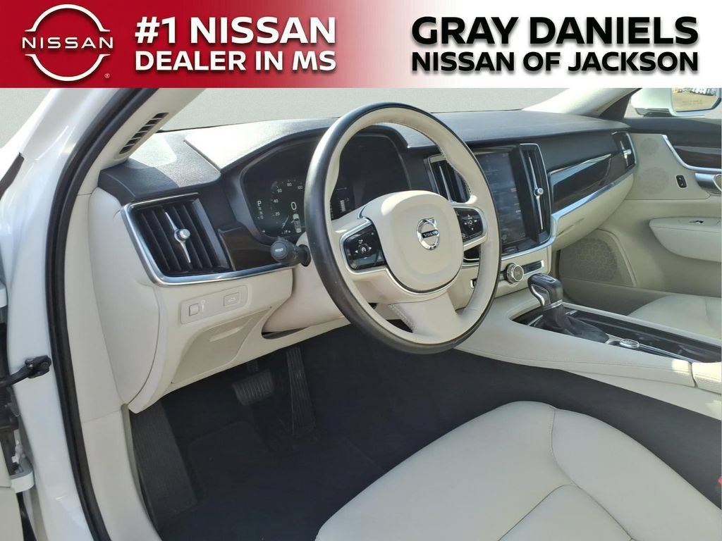 Used 2018 Volvo S90 T5 Momentum w/ Convenience Package FWD image 9