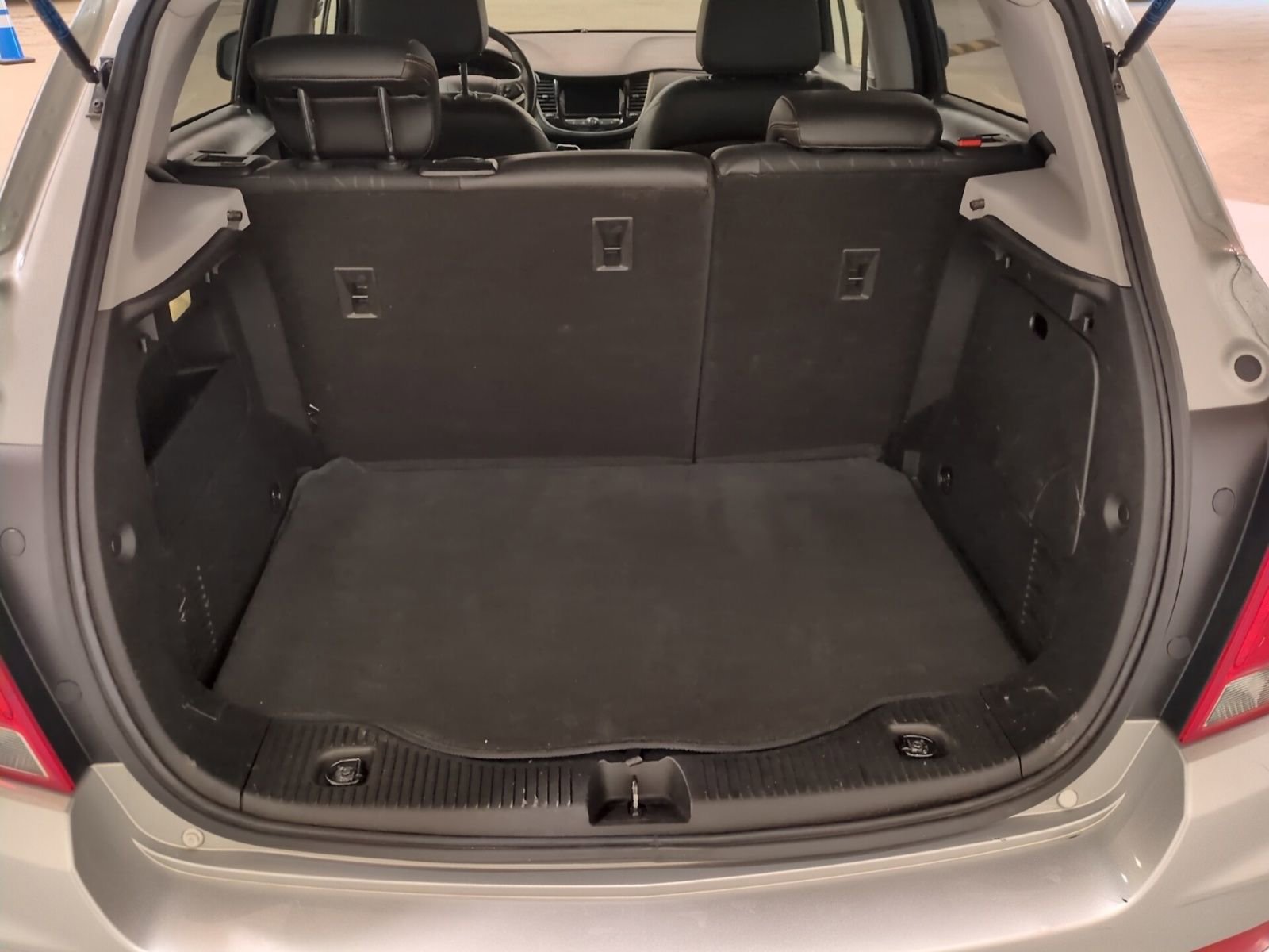 Used 2020 Chevrolet Trax LT w/ LT Convenience Package image 13