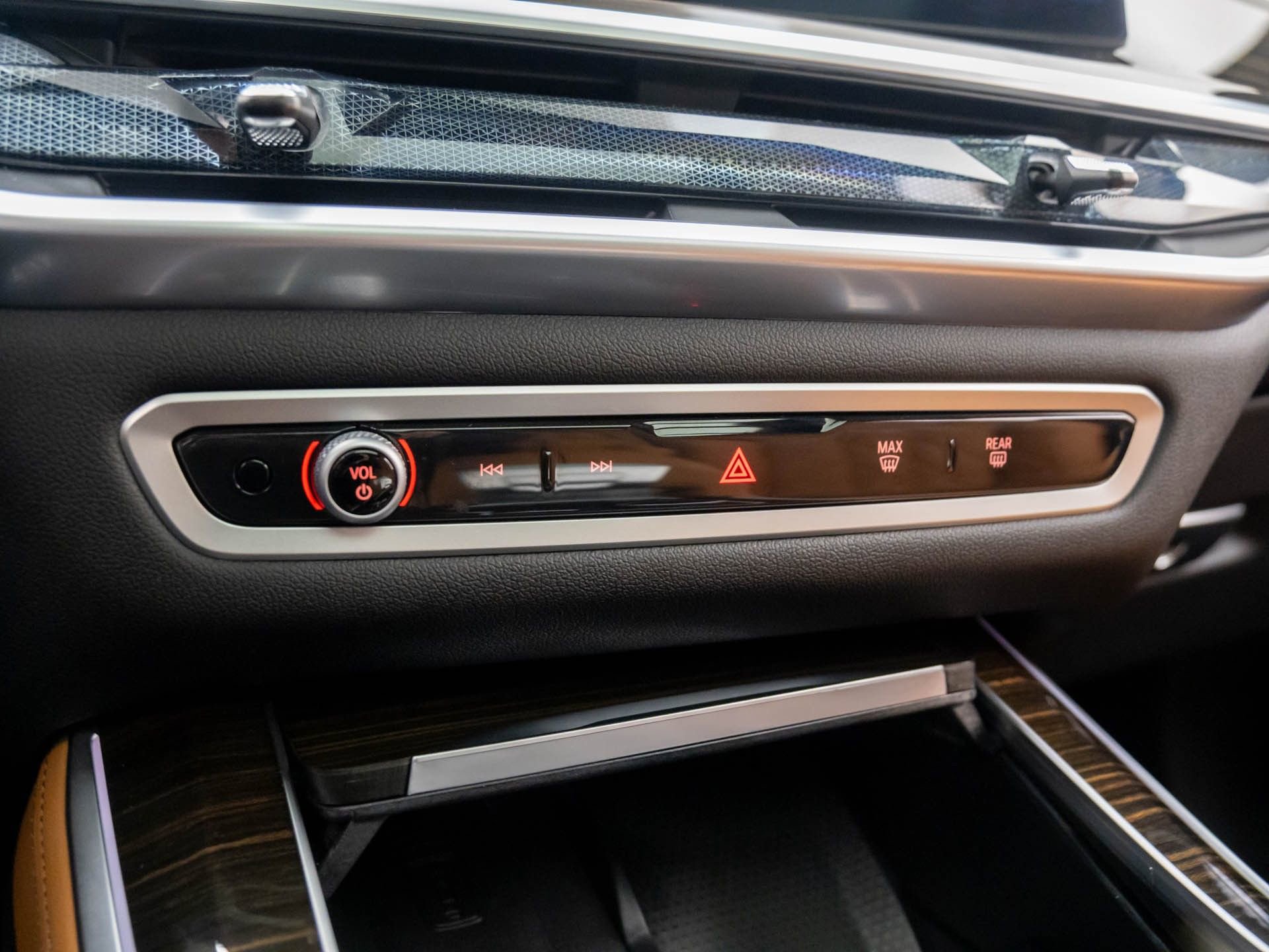 Certified 2025 BMW X5 xDrive40i w/ Premium Package image 23