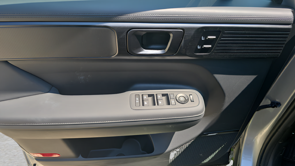 New 2026 Hyundai Santa Fe Calligraphy AWD/4WD image 16