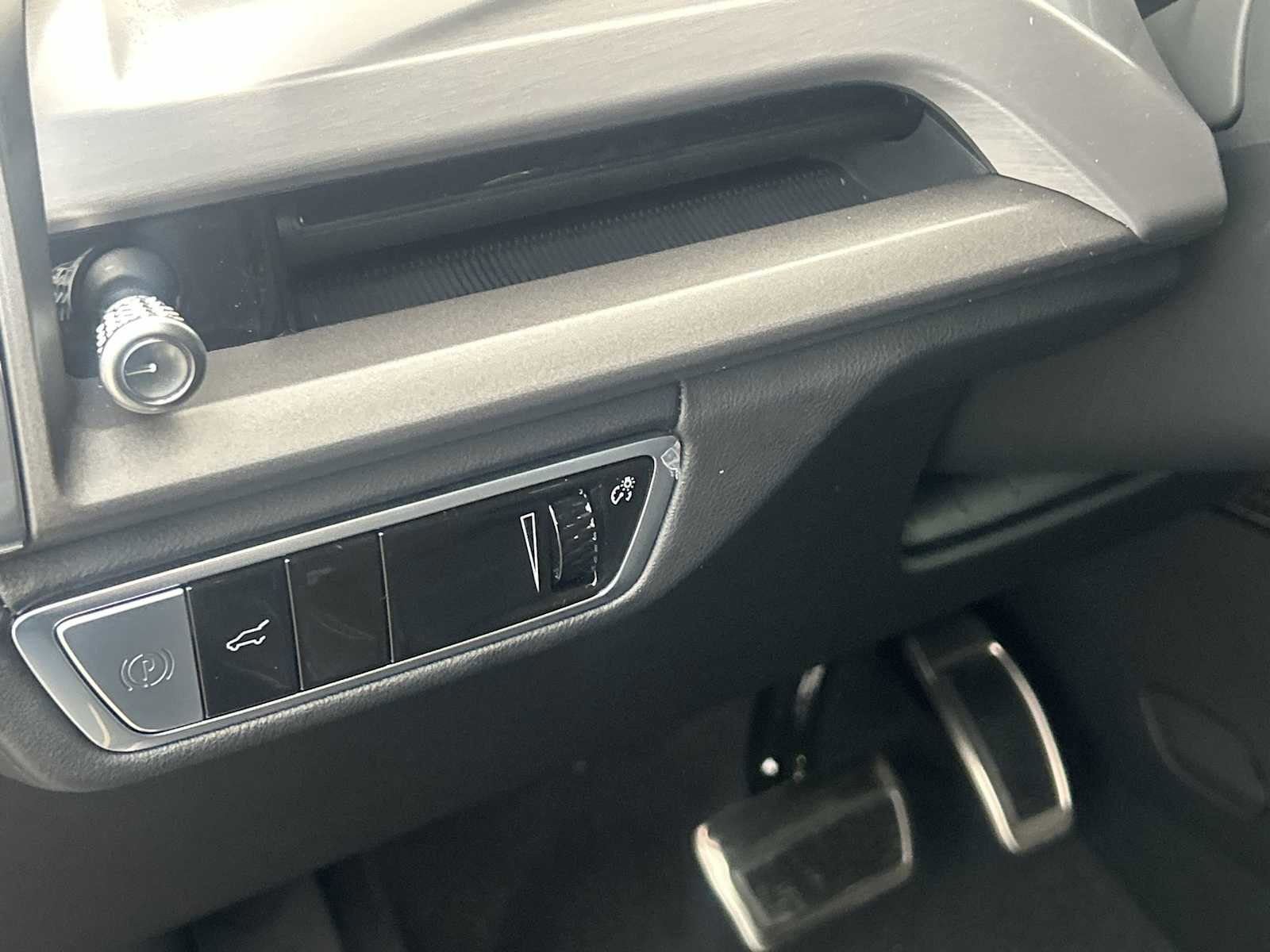 New 2026 Cadillac Vistiq Luxury image 16