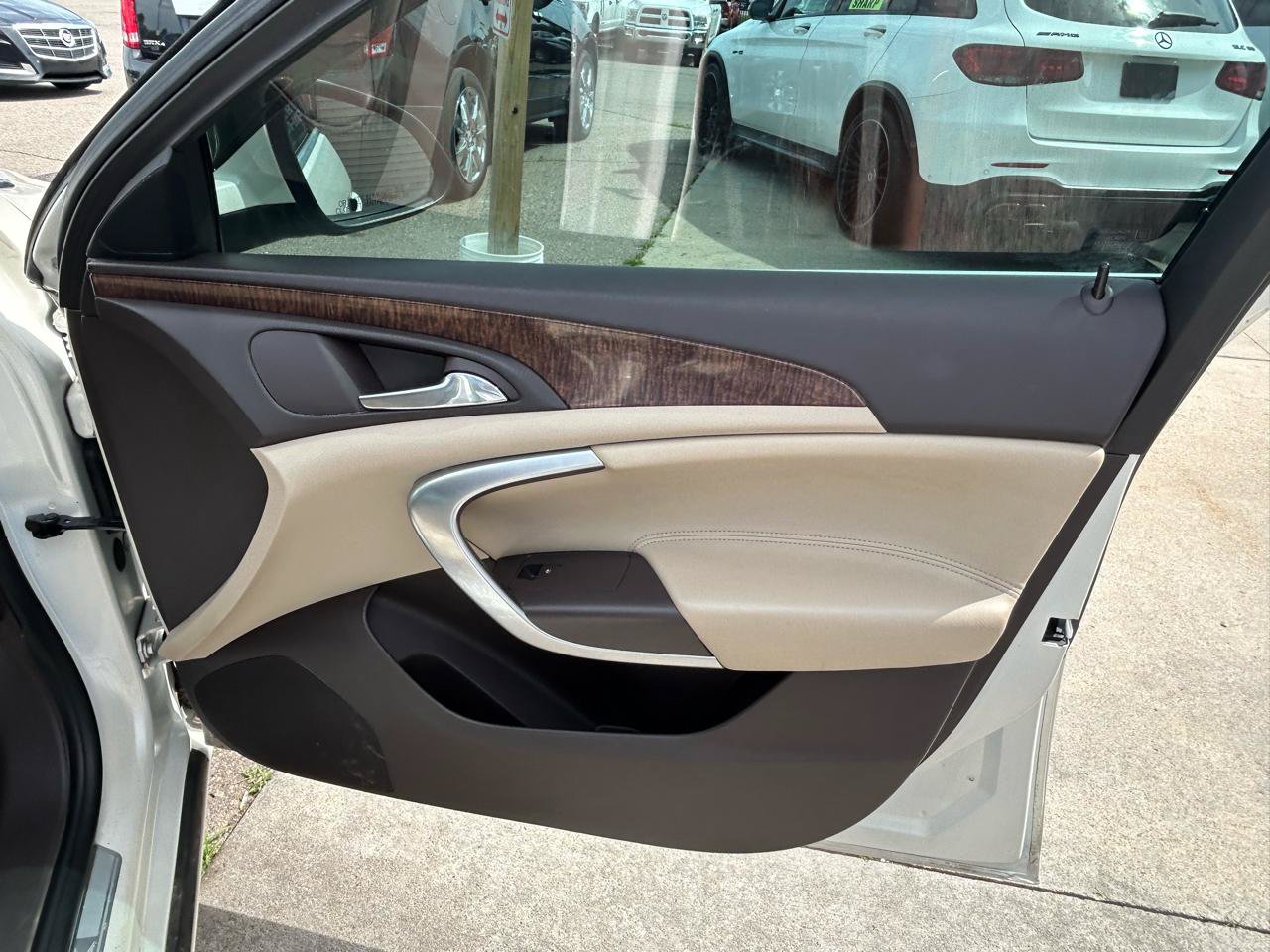 Used 2013 Buick Regal Premium FWD image 16