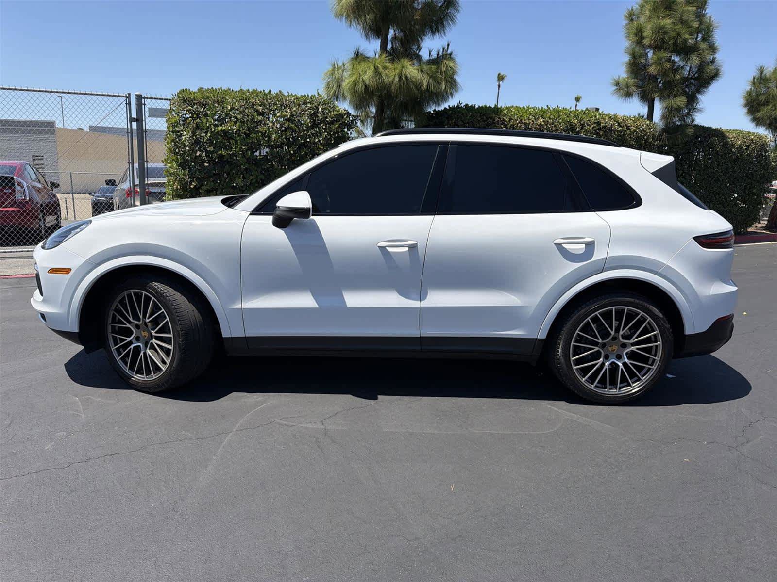 Used 2022 Porsche Cayenne S AWD/4WD image 3