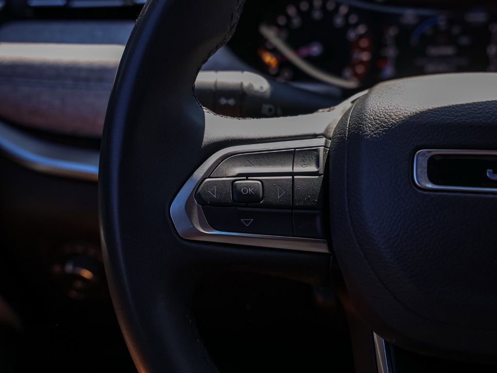 Used 2024 Jeep Compass Latitude image 26