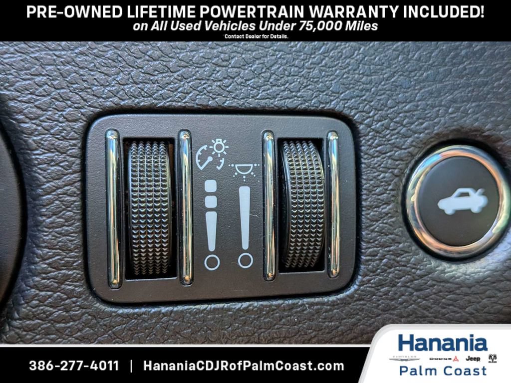 Used 2015 Dodge Charger SE w/ Popular Equipment Group RWD image 26