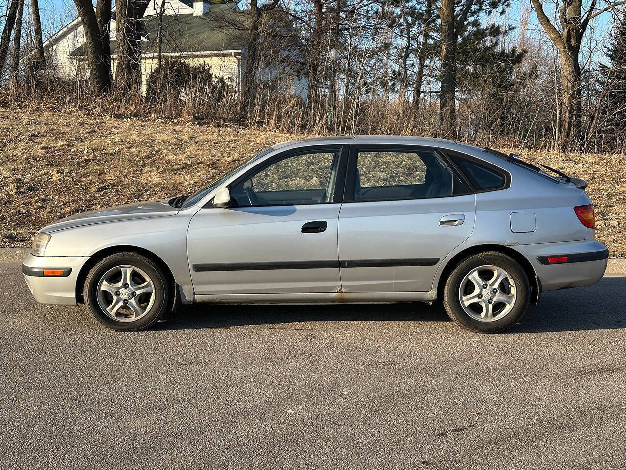 Used 2003 Hyundai Elantra GT FWD image 2