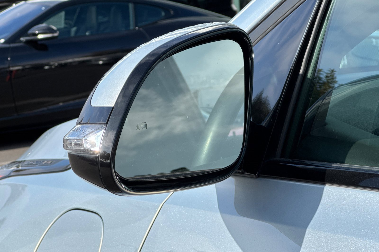 Used 2023 Chevrolet Bolt EUV LT w/ Comfort Package image 49