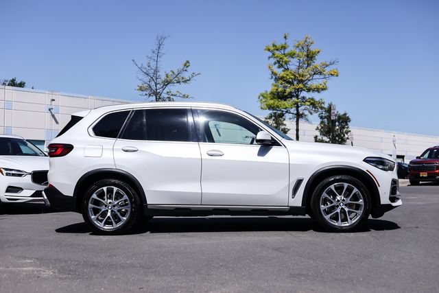 Used 2021 BMW X5 xDrive45e w/ Parking Assistance Package AWD/4WD image 8