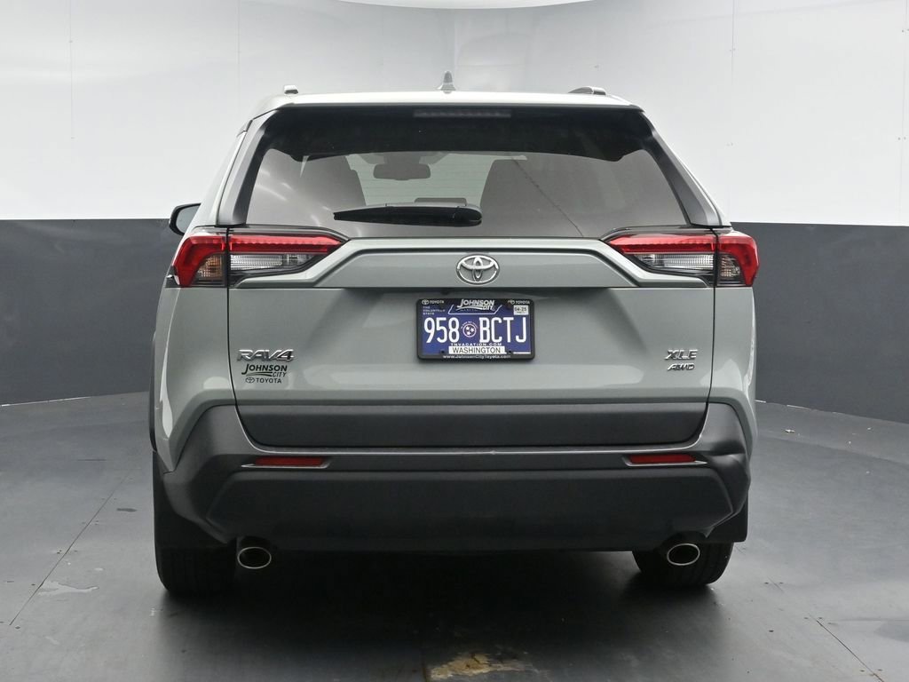 Used 2020 Toyota RAV4 XLE w/ Convenience Package image 7