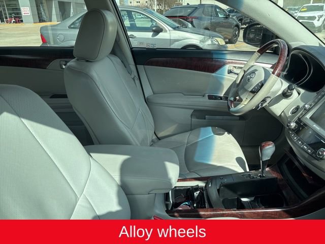 Used 2011 Toyota Avalon Limited image 19