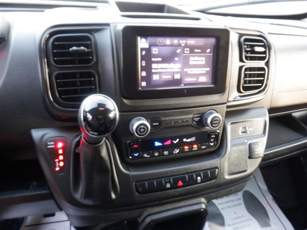 Used 2024 RAM ProMaster 2500 w/ Convenience Group image 11