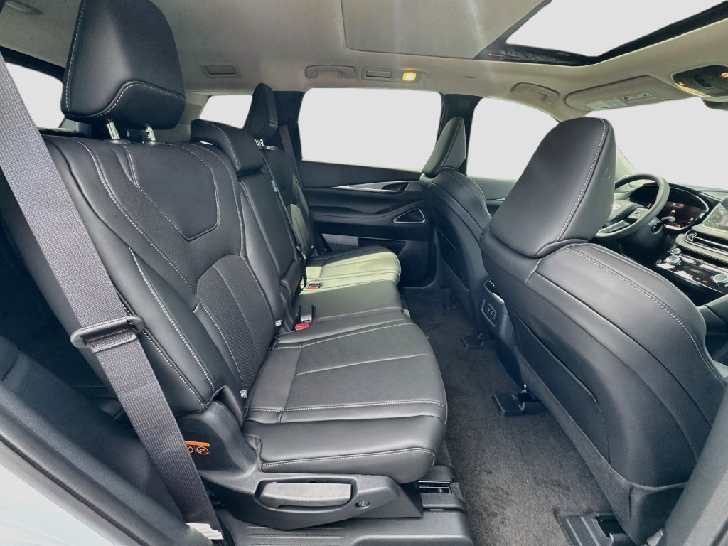 Used 2027 INFINITI QX60 Luxe w/ Cargo Package FWD image 31