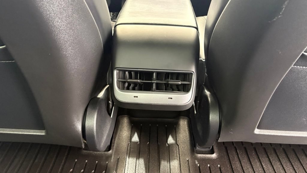 Used 2022 Tesla Model 3 Long Range AWD/4WD image 27