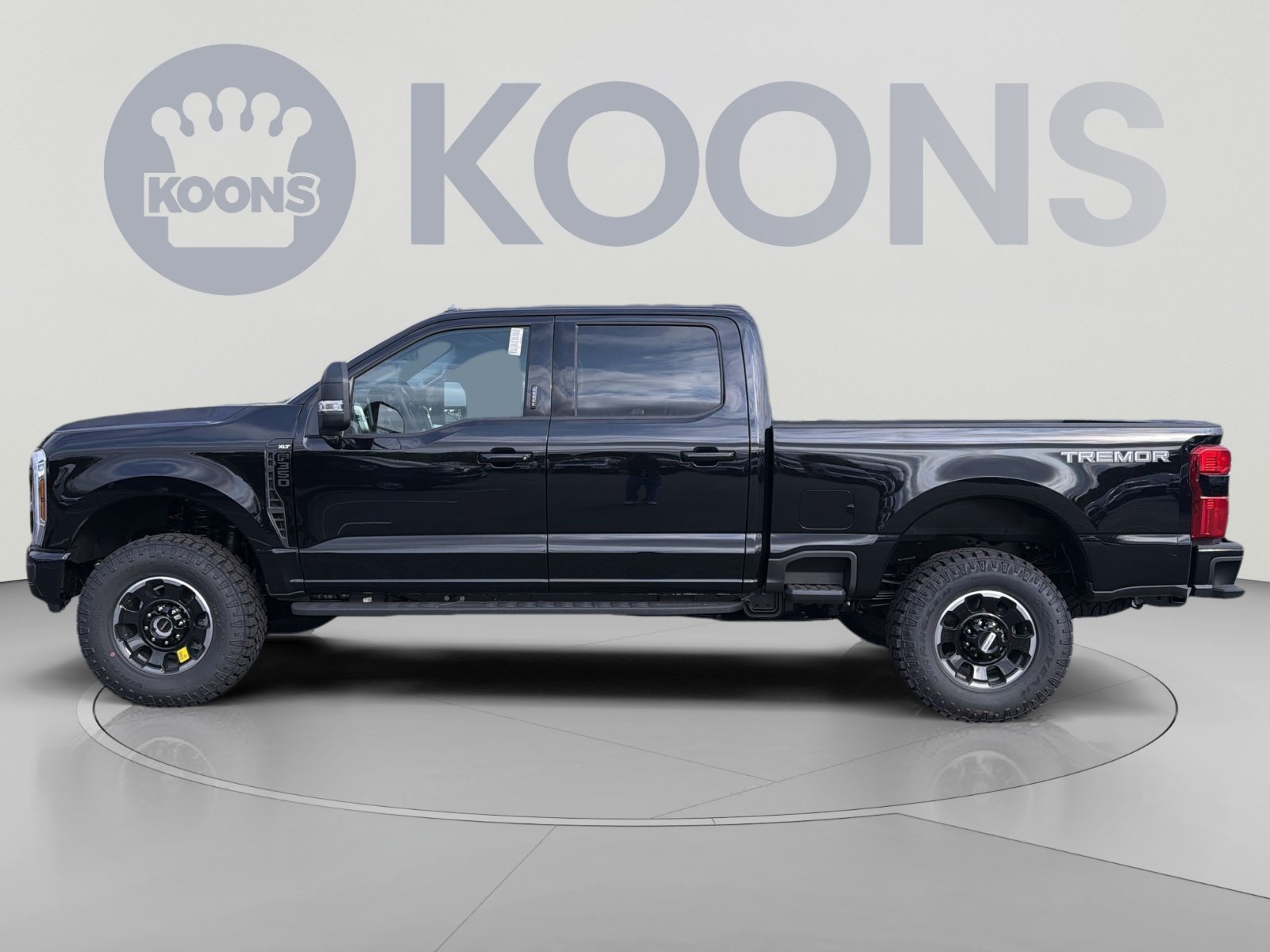 New 2027 Ford F350 XLT w/ XLT Premium Package AWD/4WD image 2