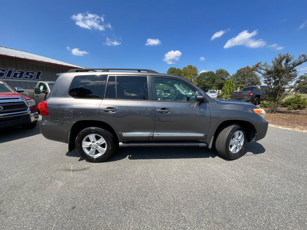 Used 2013 Toyota Land Cruiser image 3