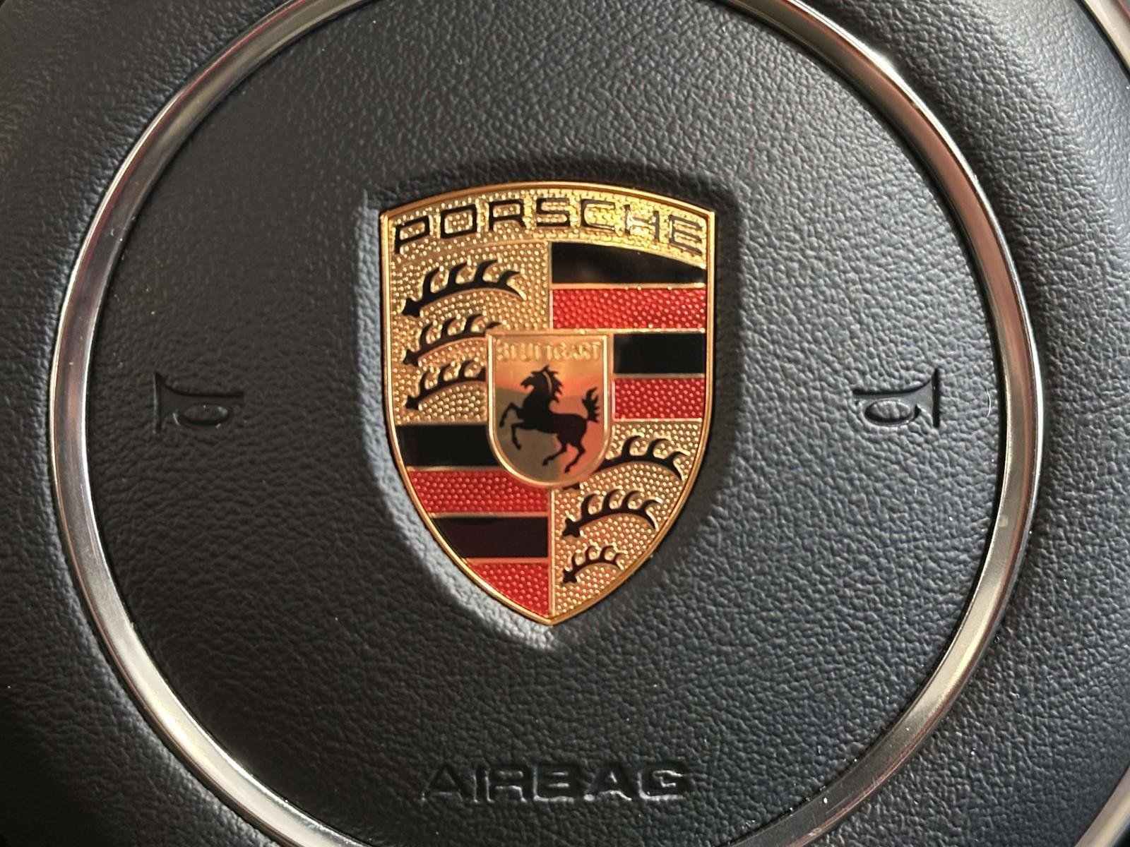 Used 2020 Porsche Macan image 24