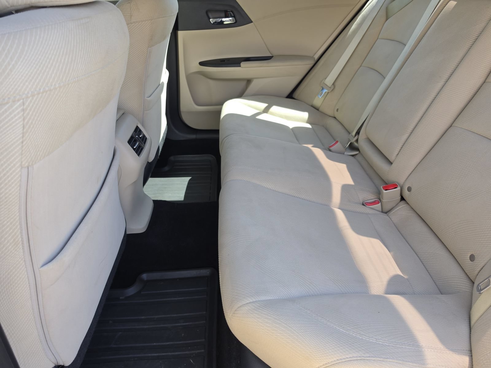 Used 2016 Honda Accord EX image 12
