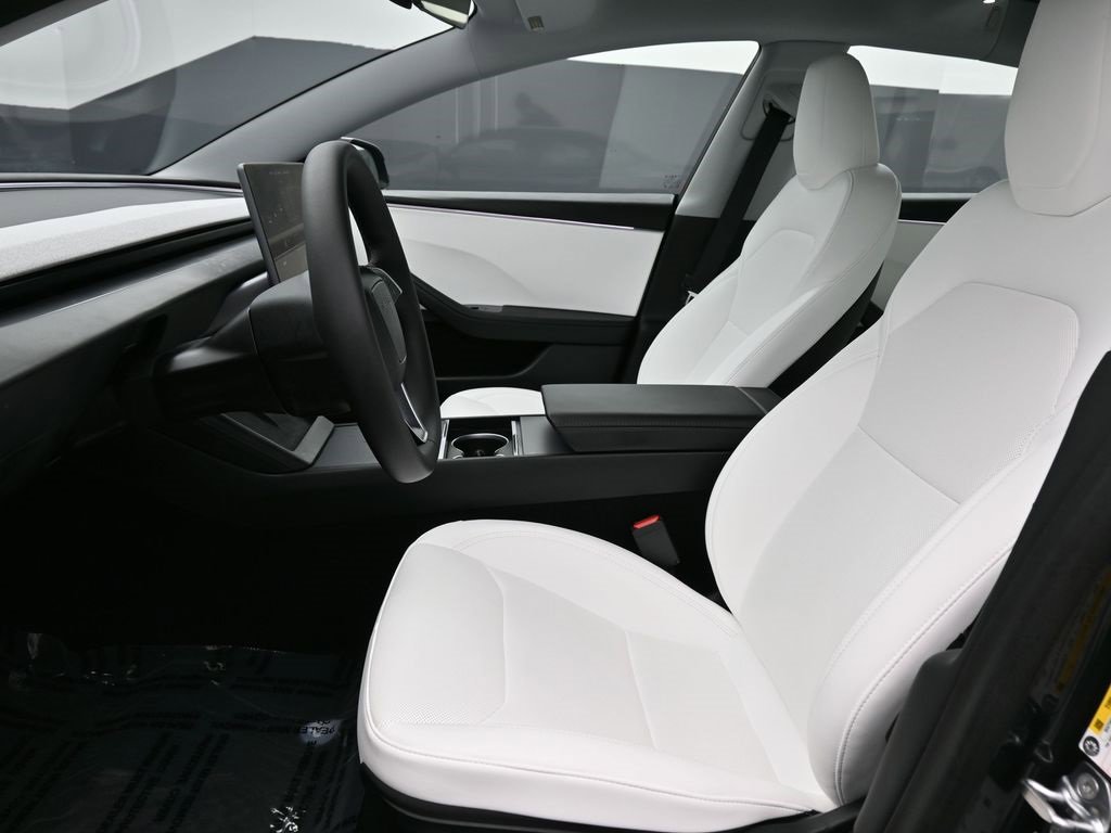 Used 2025 Tesla Model 3 Long Range image 9