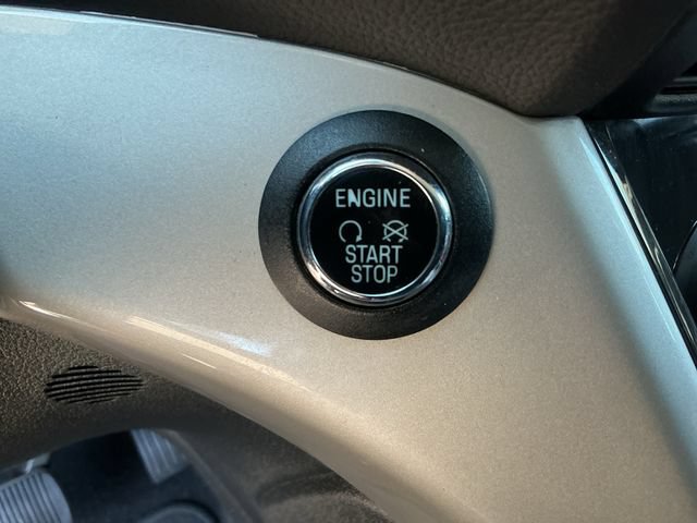 Used 2015 Ford C-MAX Energi SEL w/ Equipment Group 302A FWD image 16