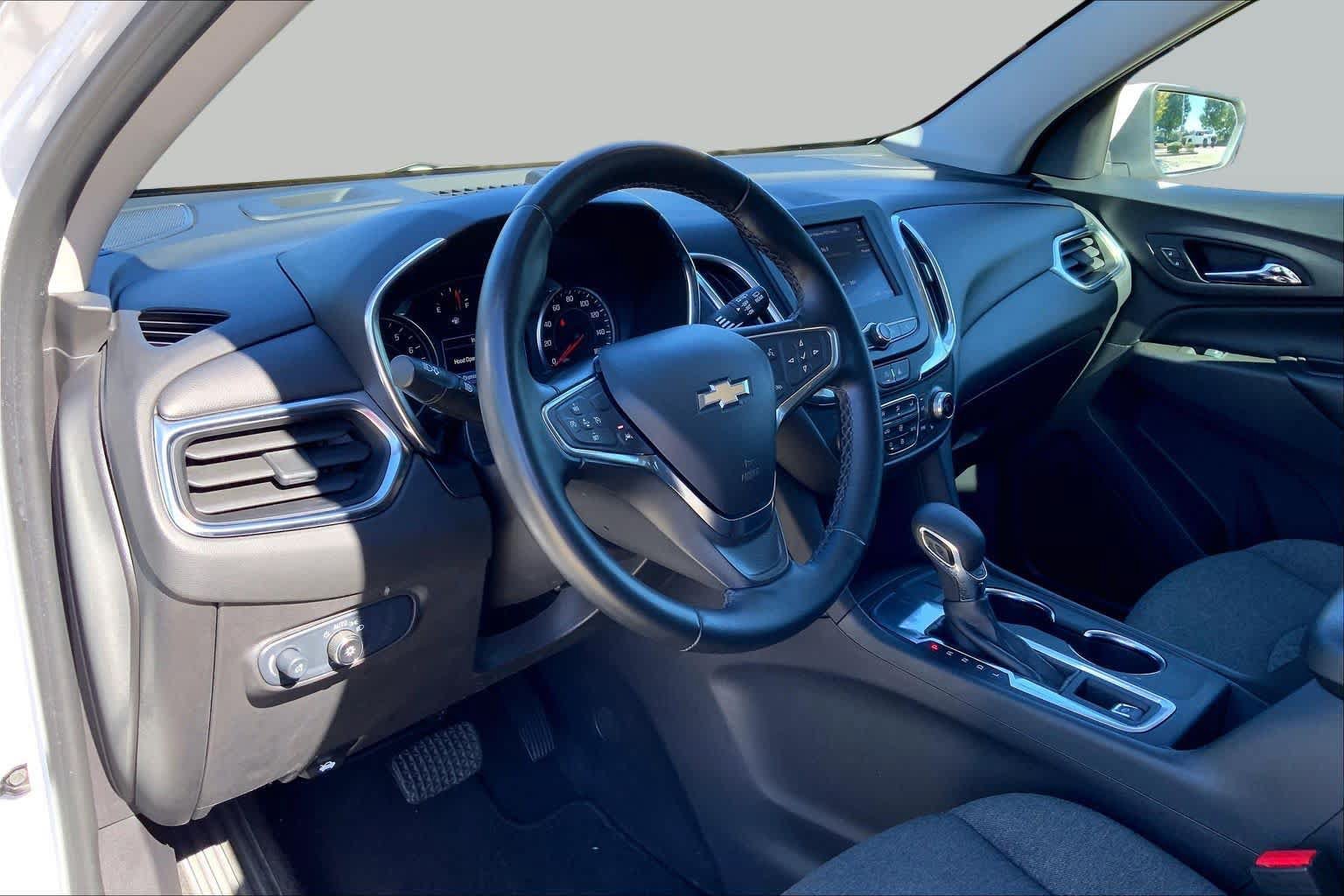 Used 2024 Chevrolet Equinox LT FWD image 17